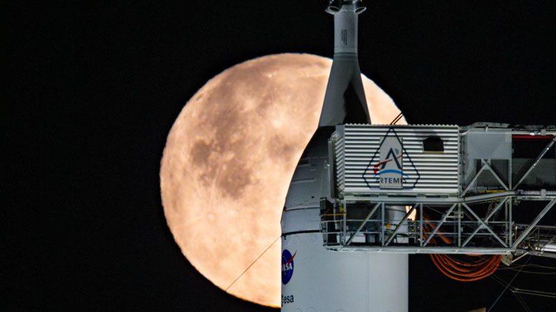 The return to the Moon has been postponed until March— the SLS rocket for the Artemis II mission delayed its launch.