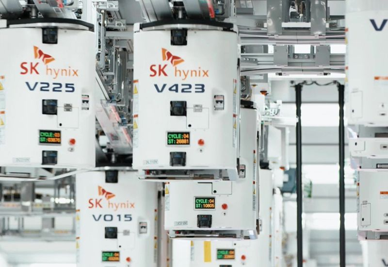 SK Hynix clients are now willing to pay to launch new memory production lines because of a shortage.