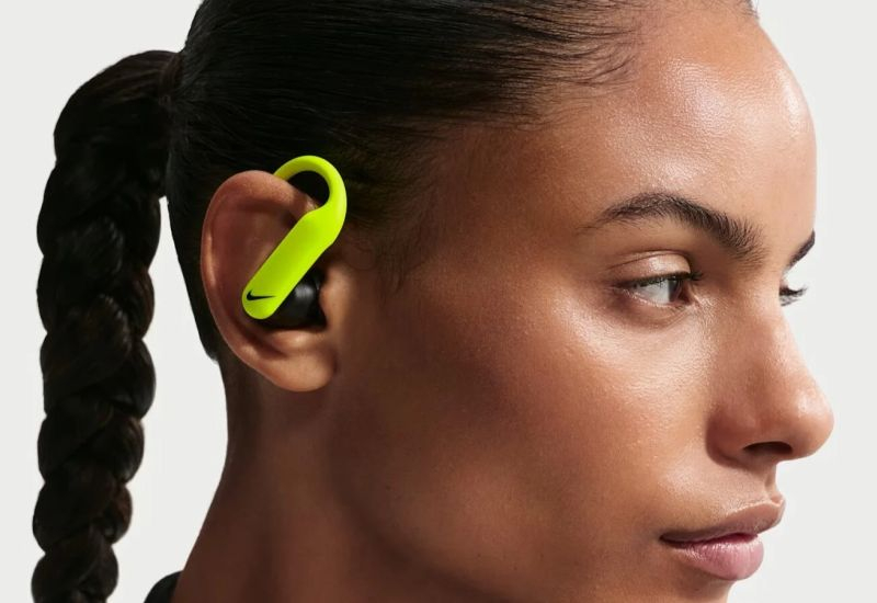 Apple and Nike jointly launched a limited edition series of Powerbeats Pro 2 headphones