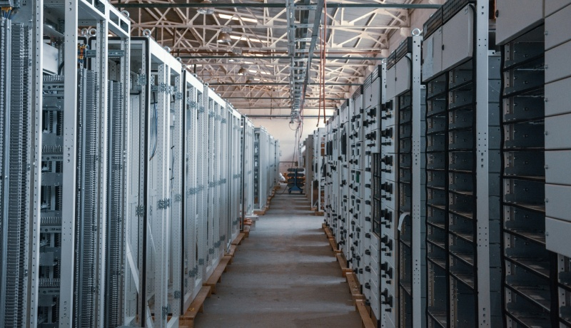 Google plans to borrow $15 billion for building data centers to expand artificial intelligence.