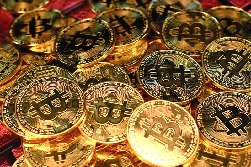 Bitcoin fell below the $67,000 mark as investors panicked and began a mass sell-off