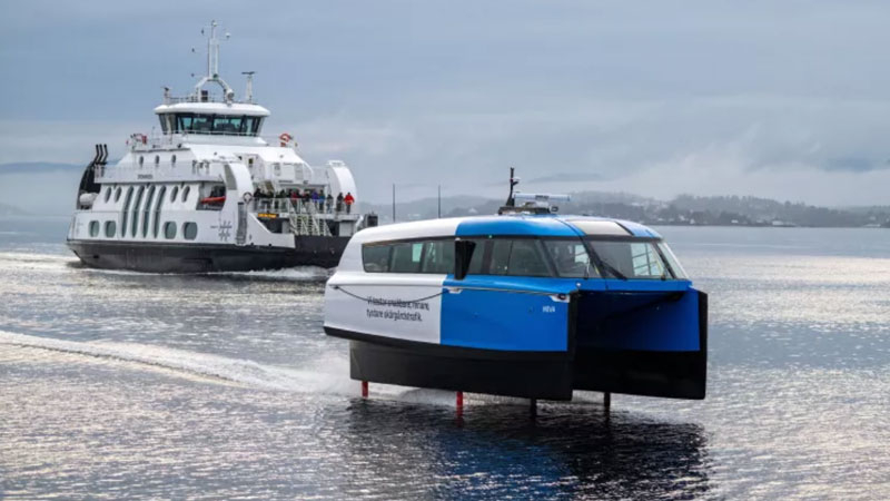 A fully electric ferry with underwater wings broke the record by covering 300 km in three days