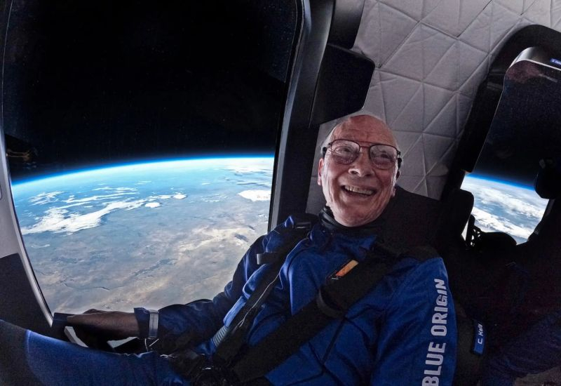 Blue Origin will suspend the development of space tourism for at least two years to focus on its lunar project
