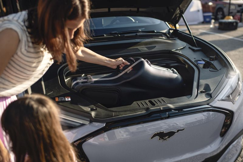 Ford introduced a paid trunk: the French version for the Mustang Mach-E now costs $495