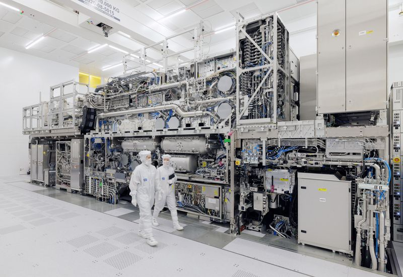 TSMC will follow Intel’s path: it has already acquired high‑NA EUV lithography machines, but mass production of chips with them is not yet planned