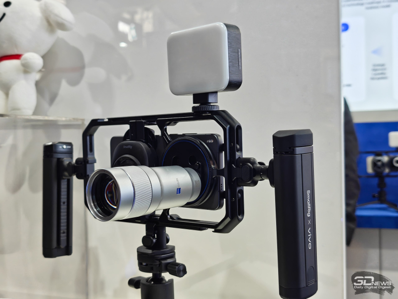 Vivo unveiled the X300 Ultra smartphone with an expanded camera and promises to make it available outside China