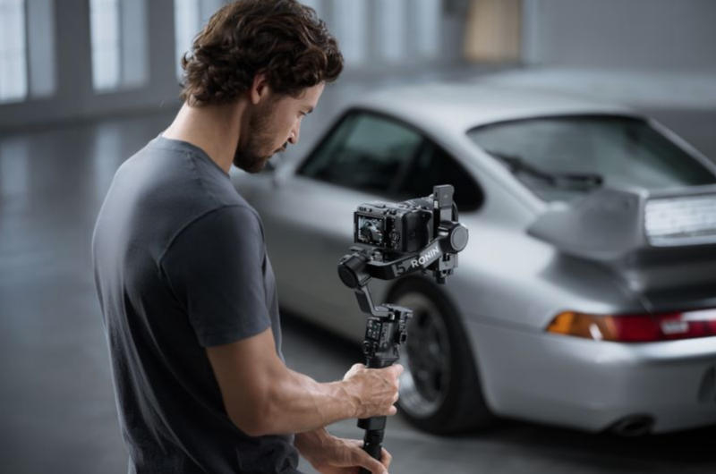 DJI has released the lightweight stabilizer RS 5, designed for cameras up to 3 kg.