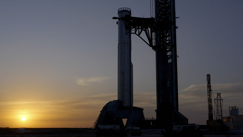 SpaceX successfully completed the first combat tests of its new Super Heavy rocket engine model, which will be capable of delivering a spacecraft even to the Moon
