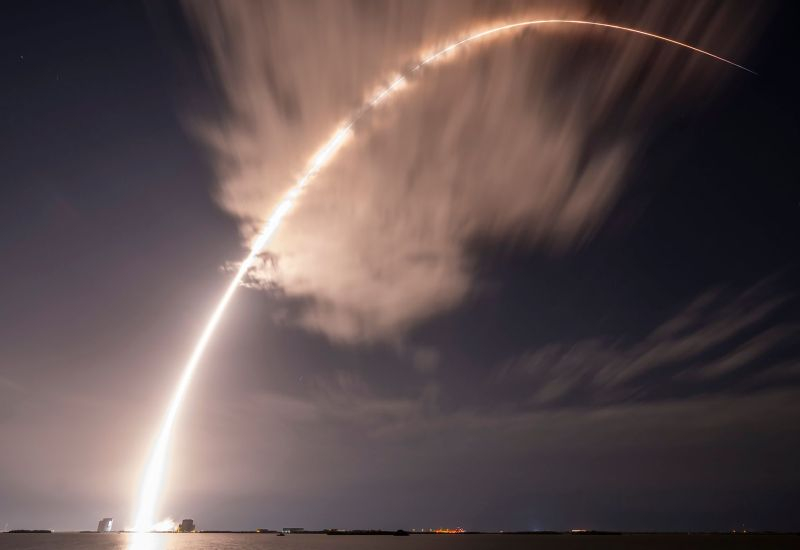 SpaceX is participating in a closed Pentagon tender to develop AI for voice‑controlled swarms of drones