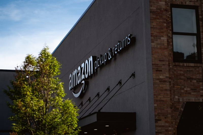 Amazon plans to bring smartphones back to the market after twelve years with the failed Fire Phone.