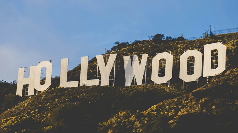 Hollywood is actively adopting artificial intelligence, and the number of film industry educational institutions using neural networks is increasing.