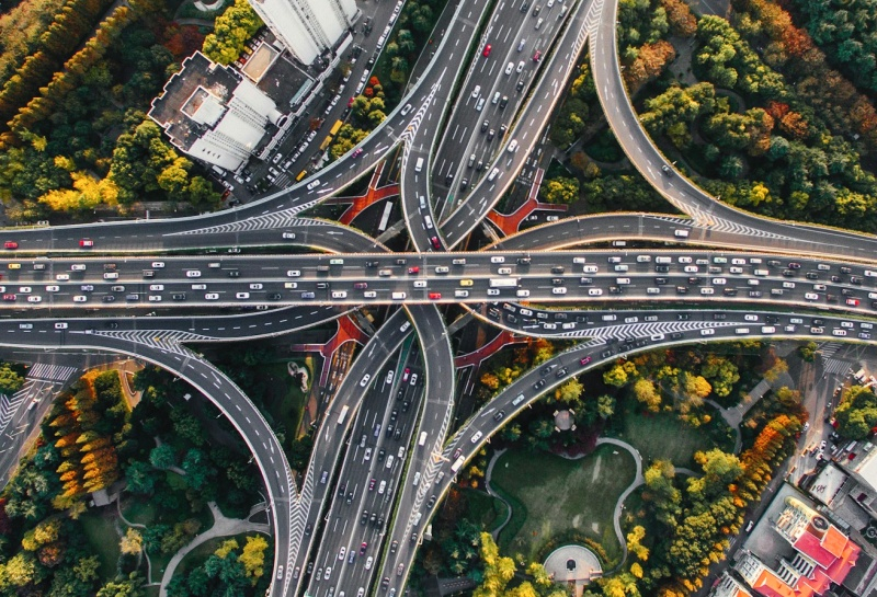 AI system teaches cars to report road potholes, and then forwards this information to road repair services