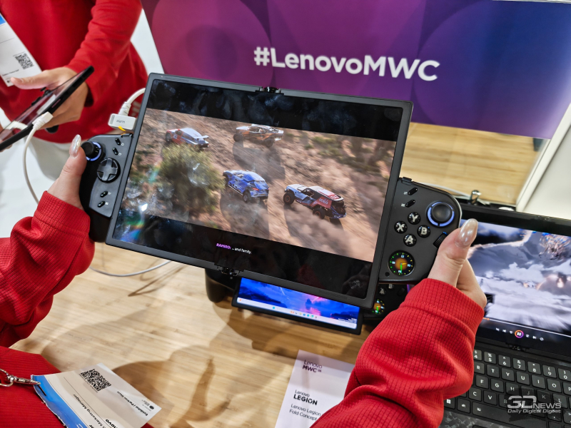 Lenovo unveiled a tablet with a gaming controller panel and a folding screen that transforms into a laptop