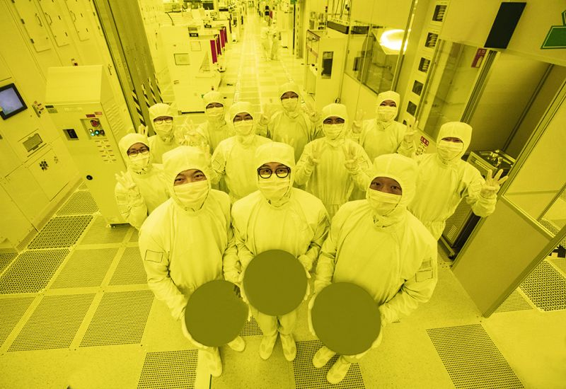 The global semiconductor market will reach a volume of $1 trillion this year, which happened four years earlier than planned, thanks to the development of artificial intelligence