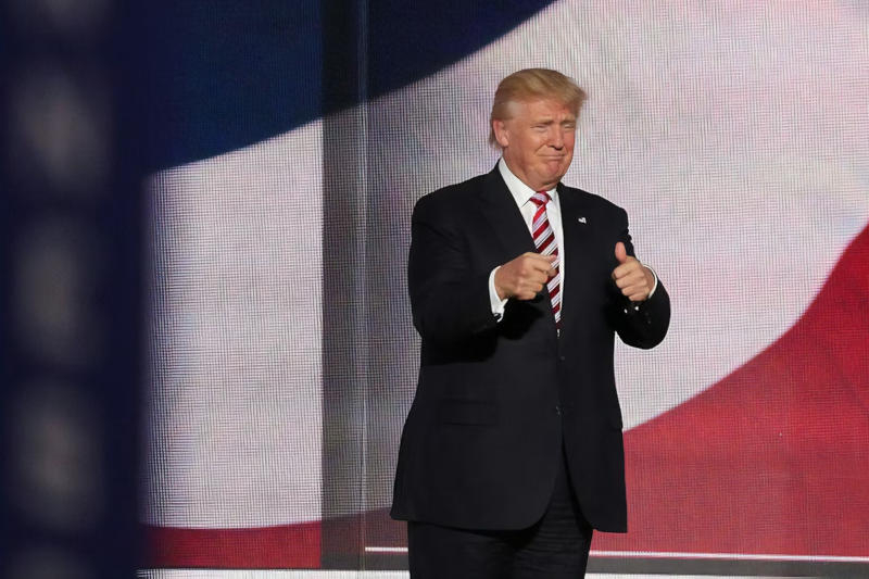 Trump mistakenly invested one million dollars in a chain of sushi restaurants instead of an artificial‑intelligence equipment manufacturing company